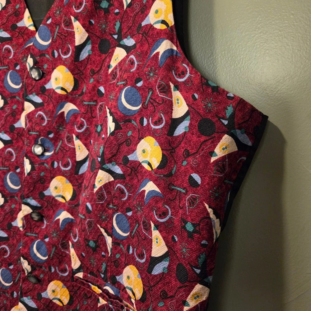 Vintage The Museum Company Men's Suit Vest Size S 100% Silk Abstract Print‎